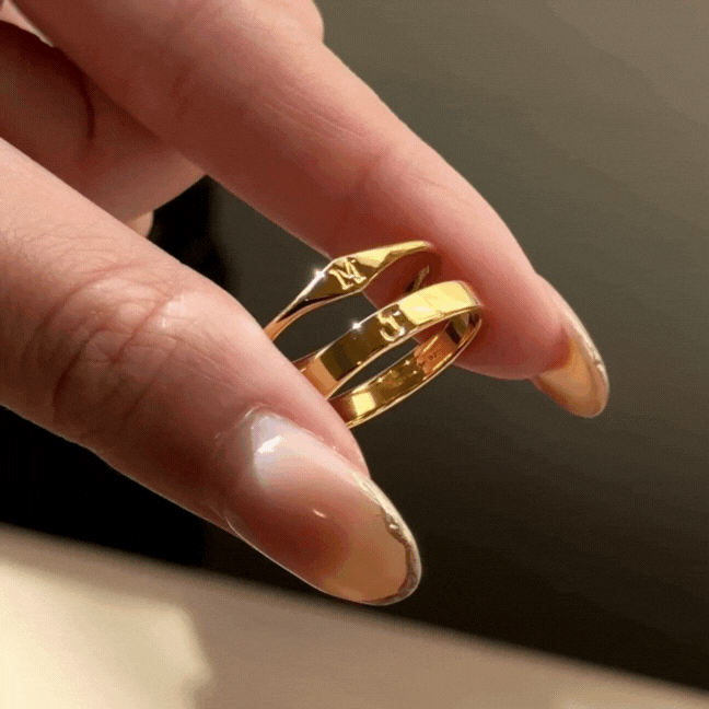 Anillo de Banda con Inicial detalle