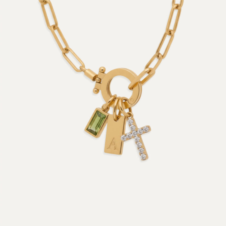 Detail of the paperclip chain and the initials