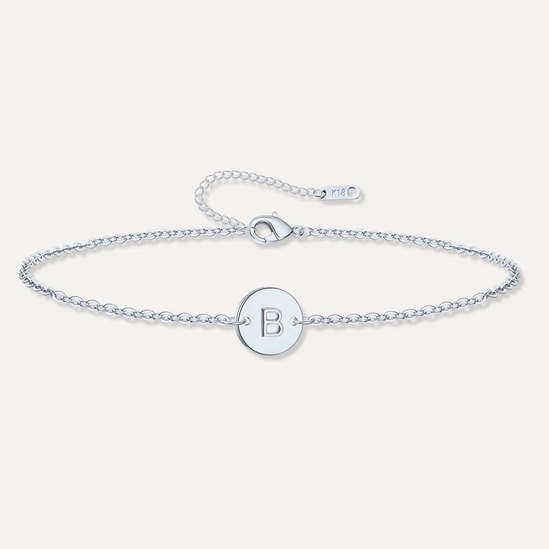 Pulsera inicial Liora Madrid en caja regalo