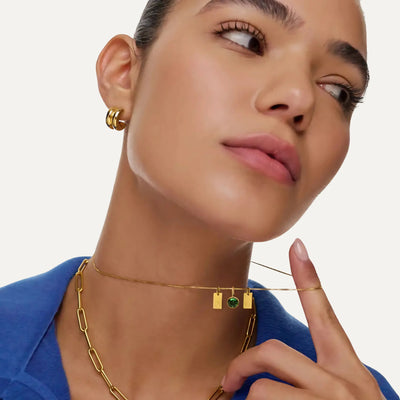 Collar de Iniciales con Piedra de Aniversario