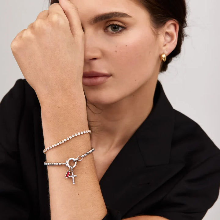 Pulsera Pearl con iniciales - acabado elegante